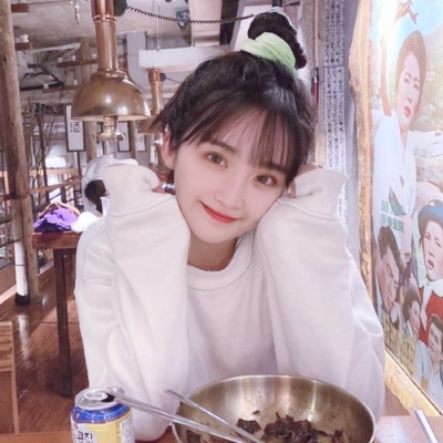 qq女生头像穿背带裤图片