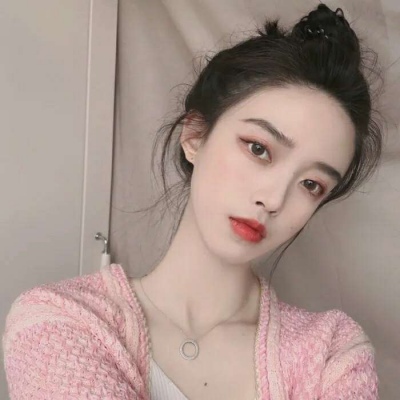 qq女生头像穿背带裤图片