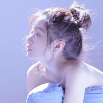 qq女生头像穿背带裤图片