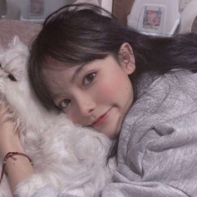 海边仰望天空女生头像图片