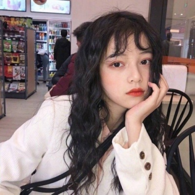 qq动态头像女生黑白