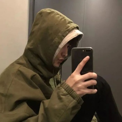 伤感简单动漫人物绘画 男生头像图片