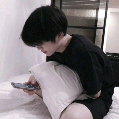 伤感简单动漫人物绘画 男生头像图片