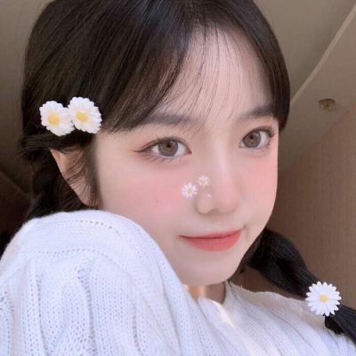 qq头像女生最新版的