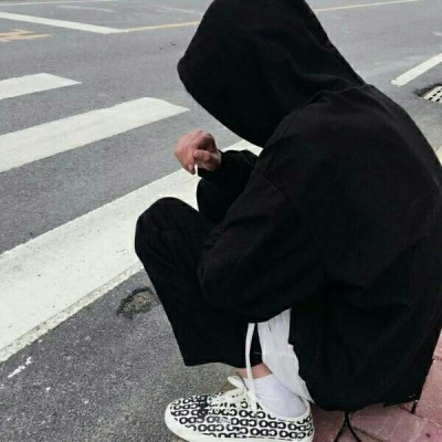 欧美头像男生丧气图片