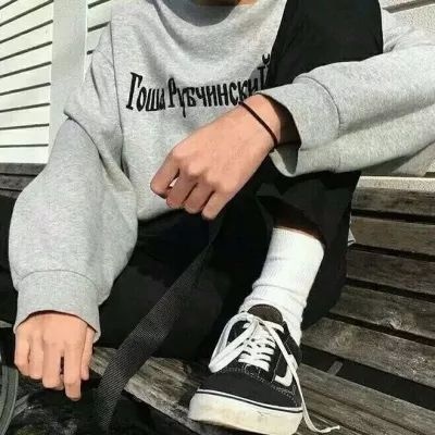 男生头像不露头西装图片