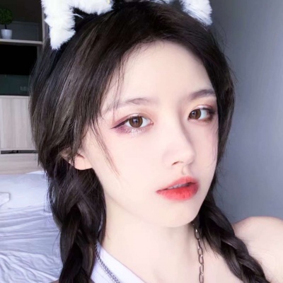 qq女生带字头像情侣