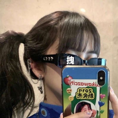 卡通比心头像女生头像