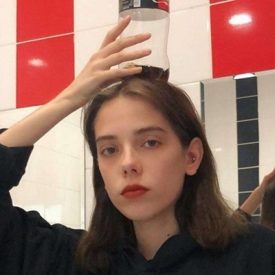 短发侧面图片女生头像