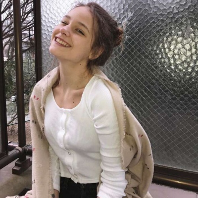 短发侧面图片女生头像