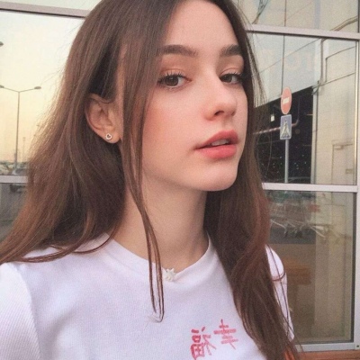 短发侧面图片女生头像