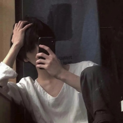 很火的微信头像男生手拿玫瑰头像图片