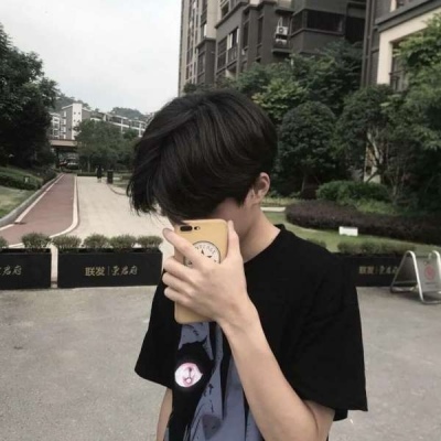 很火的微信头像男生手拿玫瑰头像图片