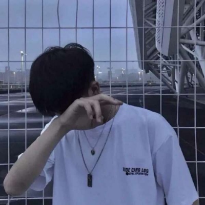 很火的微信头像男生手拿玫瑰头像图片