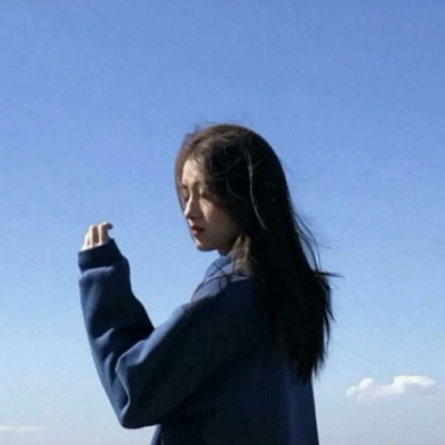 qq情侣女生头像带字