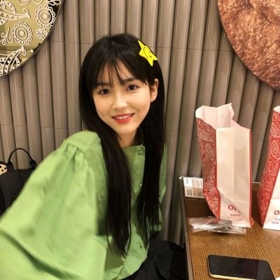 动漫背影霸气女生头像