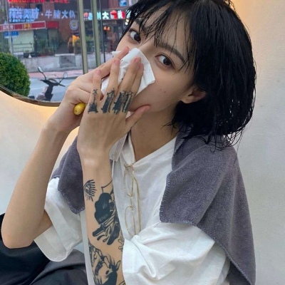 女生头像全身背影时尚