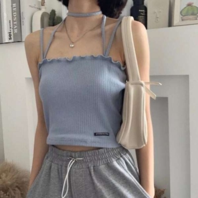 qq女生头像半边脸黑白