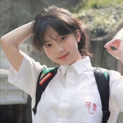 女生动漫黑白背影头像