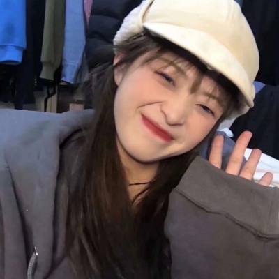 女生动漫黑白背影头像