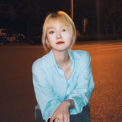 qq头像女生动漫简约