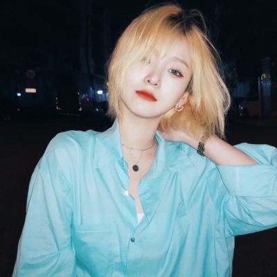 qq头像女生动漫简约
