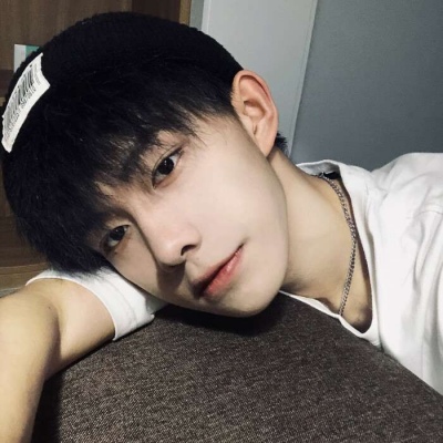 qq古风cos男生头像带斗篷的图片