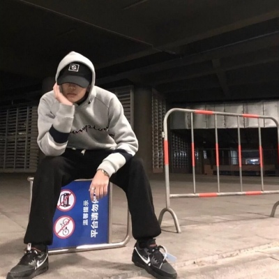 吸引女生的男头像有个性男生头像你也喜欢我吧图片