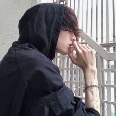 伤感男头像孤独高清伤感头像男生动漫背影头像带字头像图片