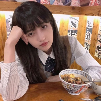 一张图两个人女生头像