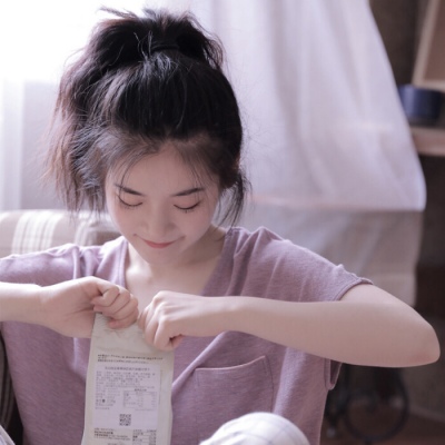 一张图两个人女生头像