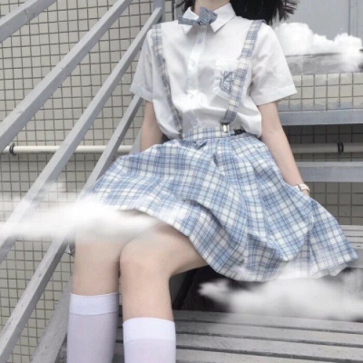 QQ女生头像穿校服闺蜜图片