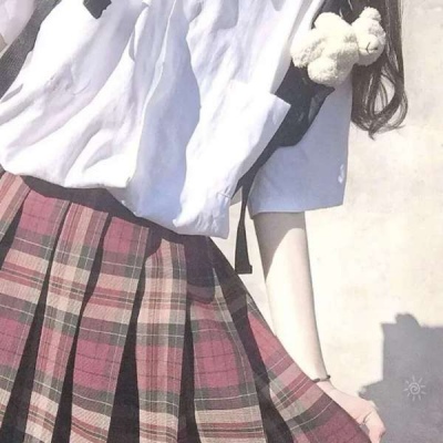 QQ女生头像穿校服闺蜜图片