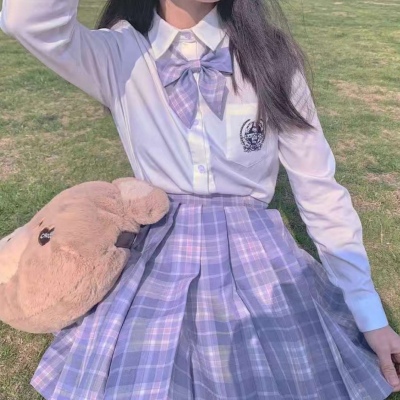 QQ女生头像穿校服闺蜜图片
