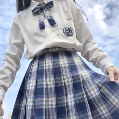 QQ女生头像穿校服闺蜜图片