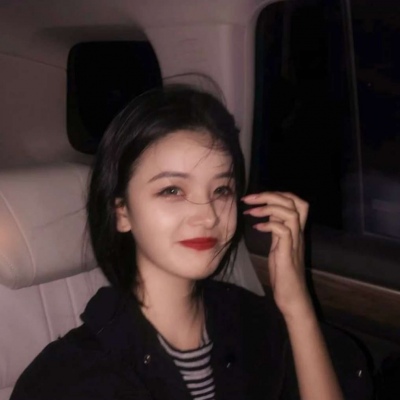短发女生头像背影卷发图片