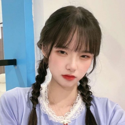 qq头像背影带帽子女生