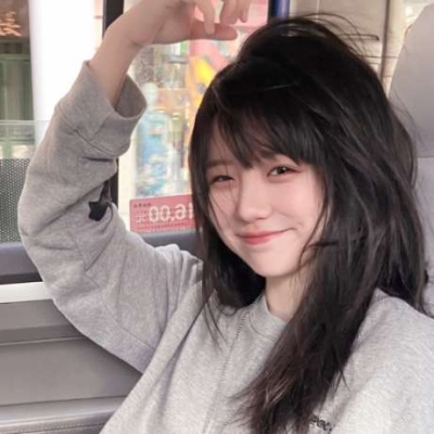 qq头像背影带帽子女生