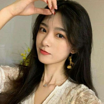 qq头像背影带帽子女生