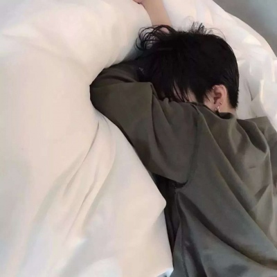 微信吹泡泡戴帽子动漫男生头像帅气冷漠图片