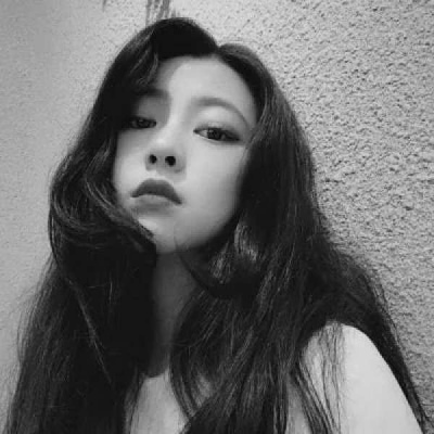 黑白动漫高冷女生头像图片