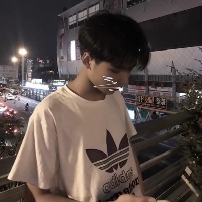伤感忧郁的男生一直在吸引女生头像图片