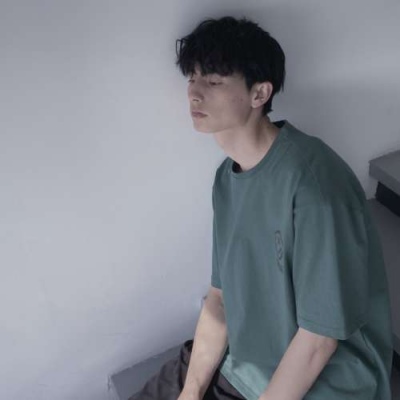 伤感忧郁的男生一直在吸引女生头像图片