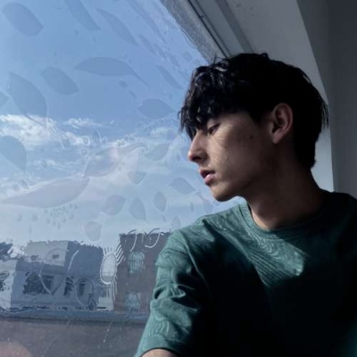 伤感忧郁的男生一直在吸引女生头像图片