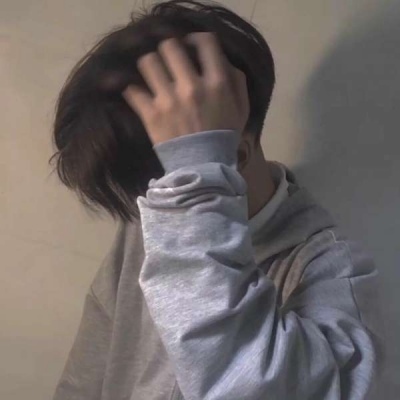 伤感忧郁的男生一直在吸引女生头像图片