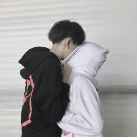 情侣唯美好看头像一对两张青春 保护你是因为我爱你图片