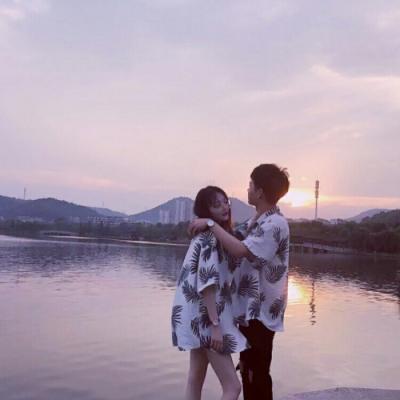 好看的情侣唯美好看头像一男一女超甜 手牵手我会给你幸福的