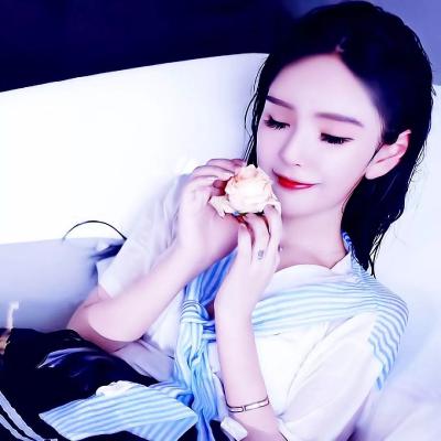 高清美女唯美好看头像图片真人，剩1%的电也要进来看看