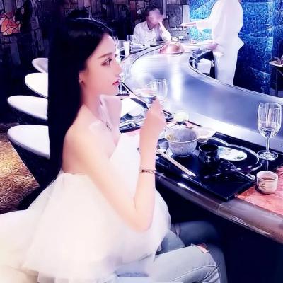 高清美女唯美好看头像图片真人，剩1%的电也要进来看看
