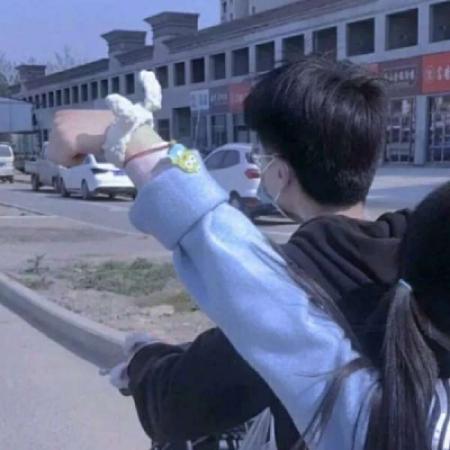 qq唯美好看头像情侣不带字 爱是能用语言表达的图片